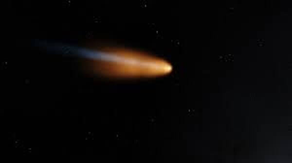 sao chổi là một thiên thể bay ở ngoài không gian