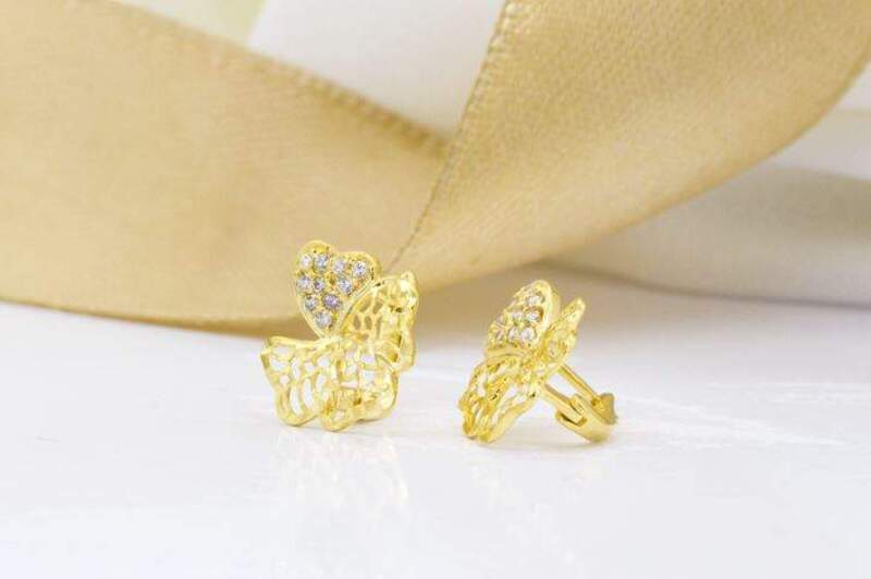Mơ thấy khuyên tai vàng đánh đề cặp 32 – 23