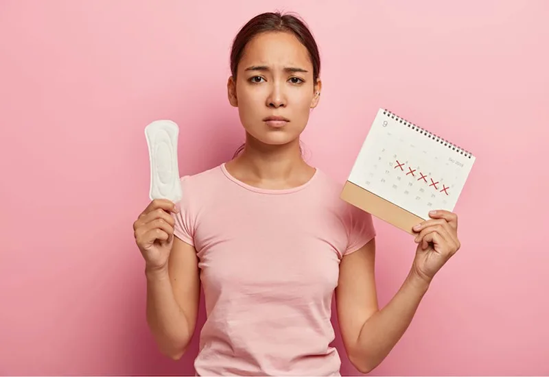 Ngoài mang thai, các triệu chứng tương tự có thể đến từ hội chứng tiền kinh nguyệt, căng thẳng, rối loạn nội tiết hoặc tác dụng phụ của thuốc.