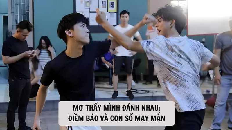 Giấc mơ thấy đám đông đánh nhau thường gợi cảm giác hỗn loạn, áp lực và nhiều tác động từ bên ngoài.